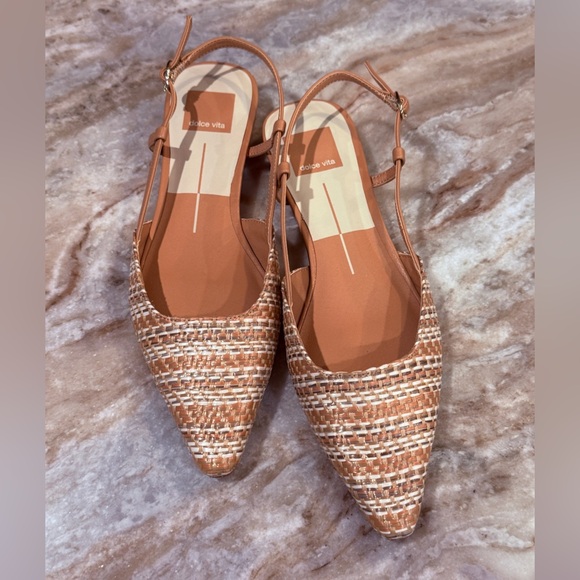 Women’s DOLCE VITA Emmie flats- size 6.5 - Picture 2 of 6